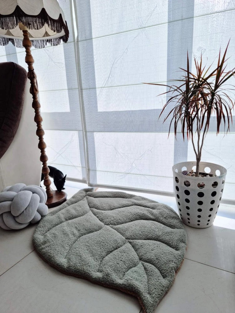 Baby play mat Sage green, leaf boucle rag rug, tummy time mat, Baby shower gift