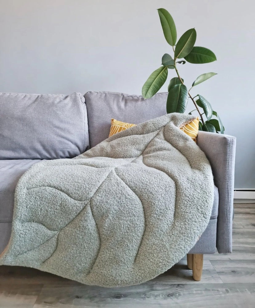 Baby play mat Sage green, leaf boucle rag rug, tummy time mat, Baby shower gift